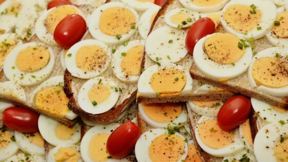 egg sandwich, egg, bread