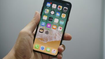 person holding space gray iPhone 7